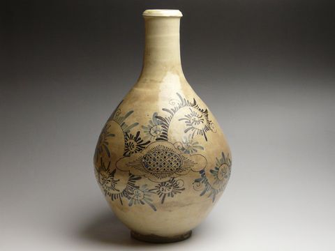 古美術 猫 - 相馬焼鉄絵染付花唐草文大徳利 | 古美術品専門