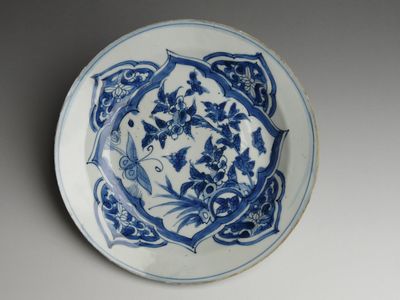 古美術 猫 - 古染付窓花蝶文皿 その2 | 古美術品専門サイト fufufufu.com