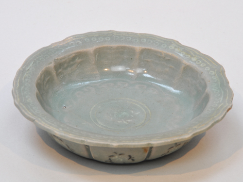 古美術 肥後 - 高麗青磁<br>町直 盆栽鉢<br>印花象嵌<br>AKa6500　大日本　永楽造　角鉢　２個セット<br>輪花形盤 | 古美術品専門 