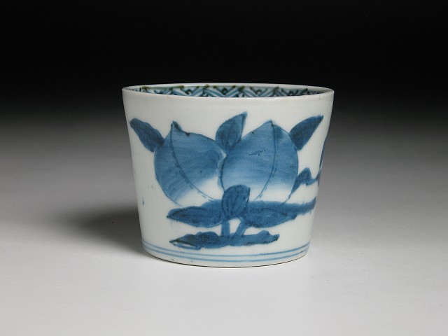 古美術 三樹 - 古伊万里 桃文蕎麦猪口 | 古美術品専門サイト fufufufu.com
