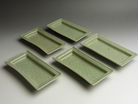 【初回限定】 古美術 猫 - 古九谷様式 青磁陽刻花文長皿 5客 | 古美術品専門 工芸品