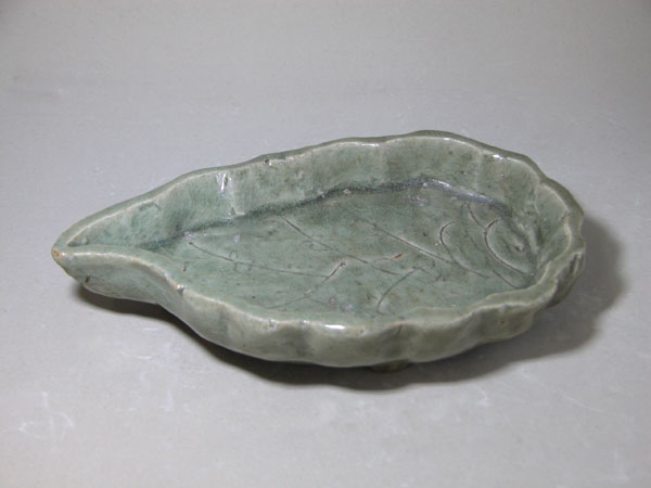 渡邊美術店 - 青磁葉形向付 | 古美術品専門サイト fufufufu.com