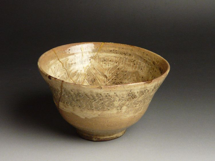 古萩　茶碗 古美術 猫 - 初代陶々庵識 古萩三島手茶碗 | 古美術品専門サイト