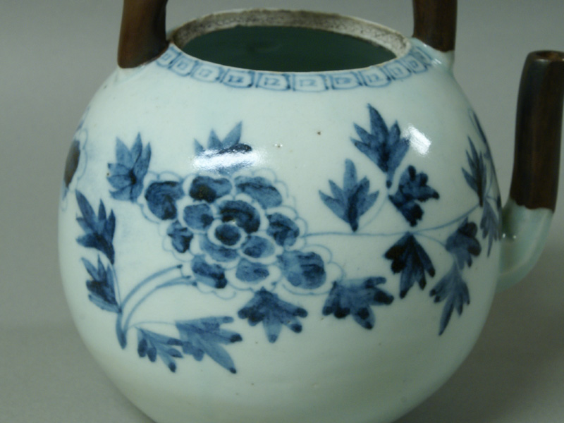 李朝　染付　四方面取水注　急須　雲鶴図 李朝 染付雲鶴文壺 朝鮮美術 古美術 李朝コレクター旧蔵品 青花 本物