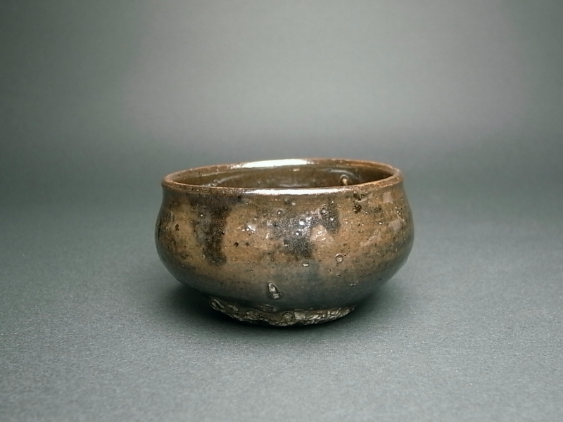 長谷雄堂 - 李朝鉄釉盃 | 古美術品専門サイト fufufufu.com