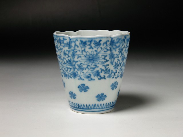 古美術 三樹 - 古伊万里 花唐草文長猪口 | 古美術品専門サイト
