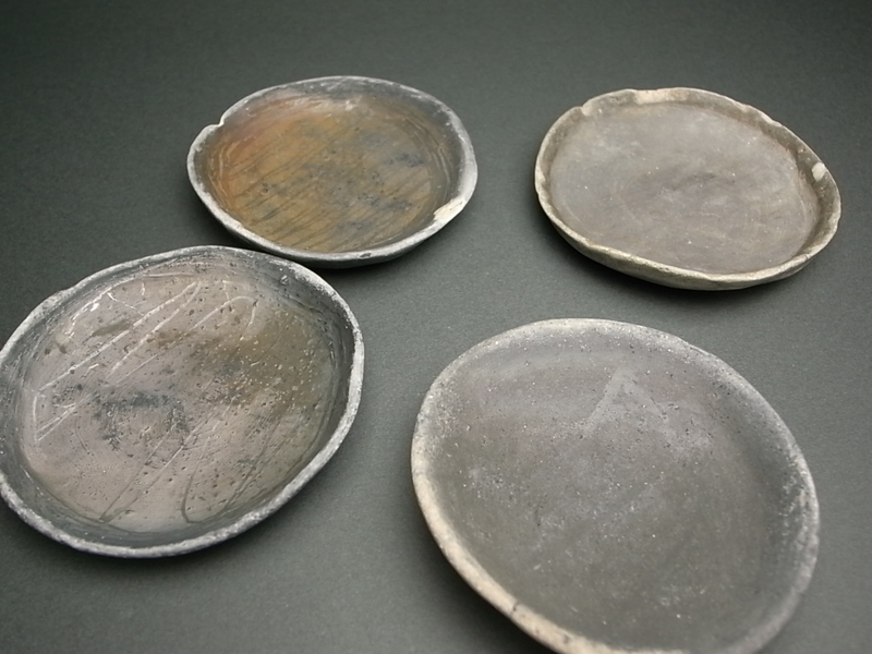 長谷雄堂 - 御陵碗 小皿四枚 | 古美術品専門サイト fufufufu.com
