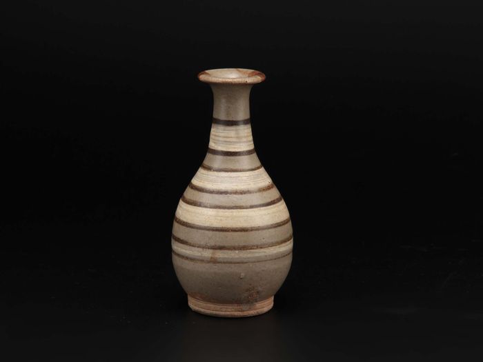 東中野 - 湧田 輪線文 瓶 | 古美術品専門サイト fufufufu.com