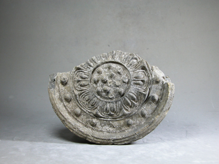 【あす楽対応】 渡邊美術店 - 肥後国分寺 鐙瓦 | 古美術品専門サイト fufufufu.com 彫刻・オブジェ