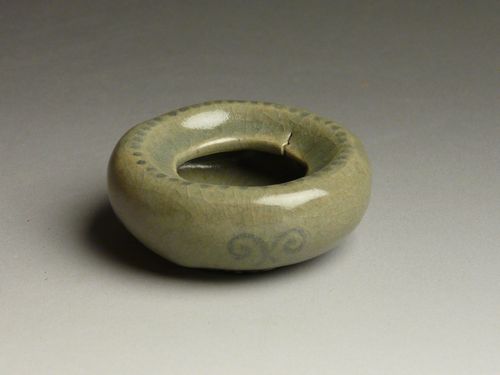古美術 猫 - 高麗青磁象嵌水滴 | 古美術品専門サイト fufufufu.com