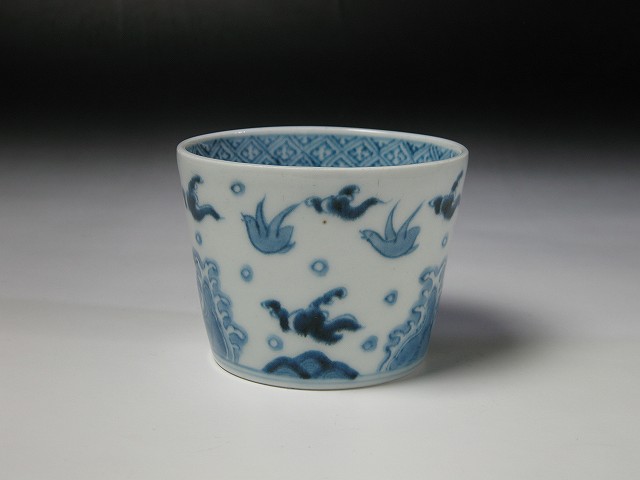 古美術 三樹 - 古伊万里波千鳥文大振蕎麦猪口 | 古美術品専門サイト
