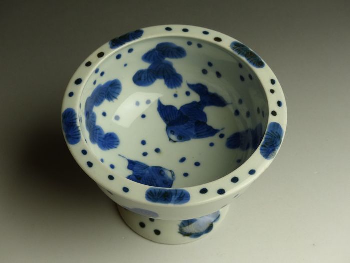 antique ホビー・楽器・アート 古伊万里 染付 金魚図盃洗