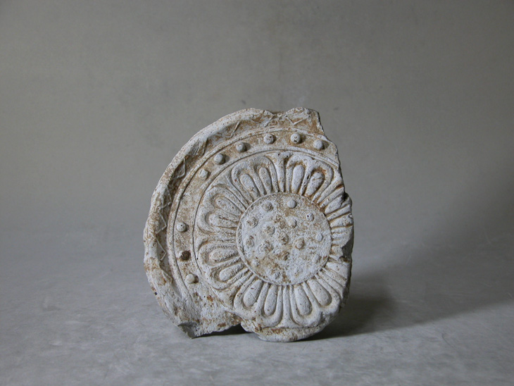 渡邊美術店 - 興福寺創建瓦 | 古美術品専門サイト fufufufu.com