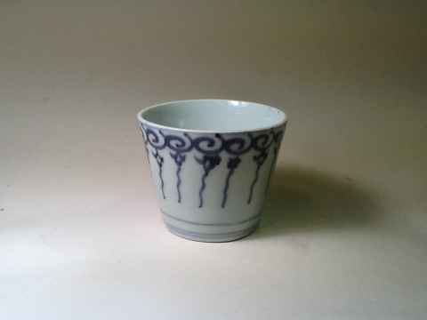 ギャラリー辰巳 - 初期伊万里 瓔珞紋猪口 | 古美術品専門サイト