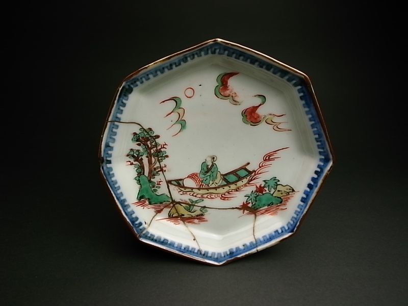 長谷雄堂 - 古九谷 色絵舟遊文八角皿 | 古美術品専門サイト fufufufu.com