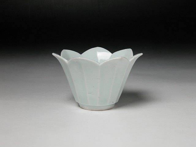 古美術 三樹 - 古九谷 白磁桔梗形猪口 | 古美術品専門サイト fufufufu.com