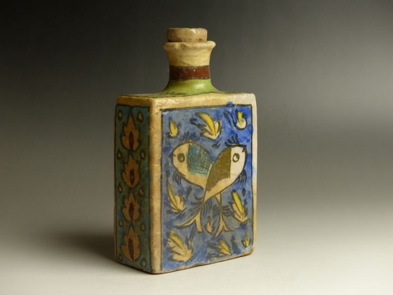 古美術 猫 - ペルシャ色絵魚花文角瓶 | 古美術品専門サイト fufufufu.com