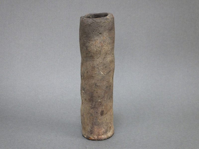 注目ブランドのギフト 古童 - 常滑 筒形 花入 仏花器 | 古美術品専門サイト fufufufu.com 工芸品