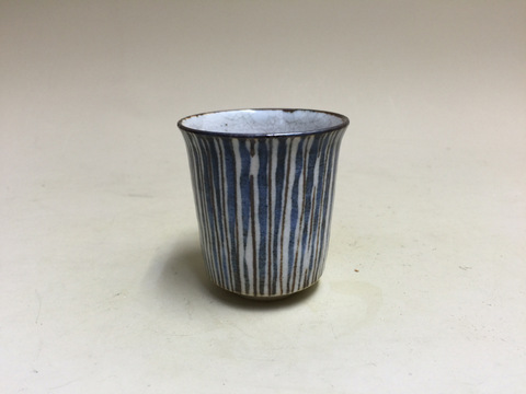 ギャラリー辰巳 - 瀬戸 麦藁手覗き猪口 | 古美術品専門サイト fufufufu.com