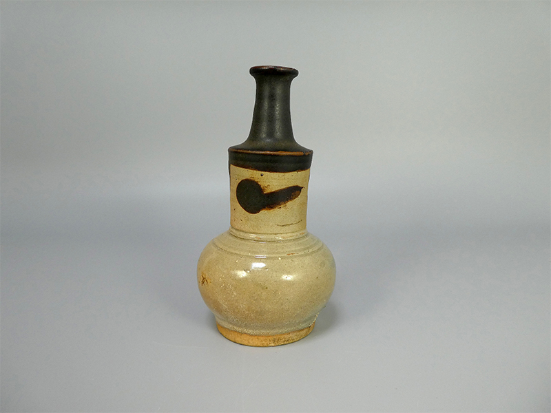 最後の画像は喜名・知花 焼締台付瓶 徳利 琉球美術 古美術 酒器 古道具 アンティーク