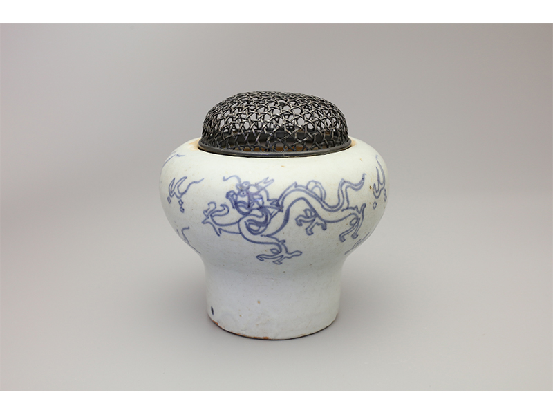 古美術 吉戸 - 明代 染付飛龍香炉 | 古美術品専門サイト fufufufu.com