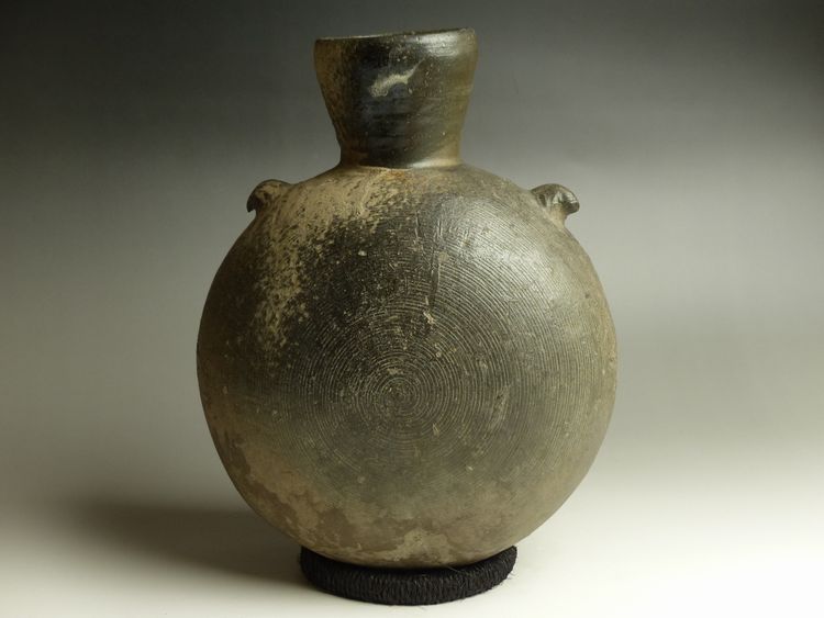 古美術 猫 - 須恵器二耳偏壷 | 古美術品専門サイト fufufufu.com