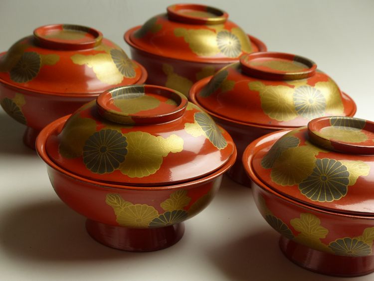 古美術 猫 - 根来蒔絵菊文椀 | 古美術品専門サイト fufufufu.com