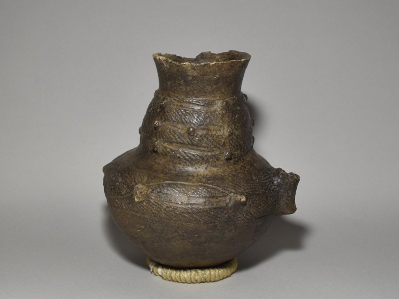 骨董品　貴重品　本物　土器　縄文土器　高杯型式土器の一部 ColBase