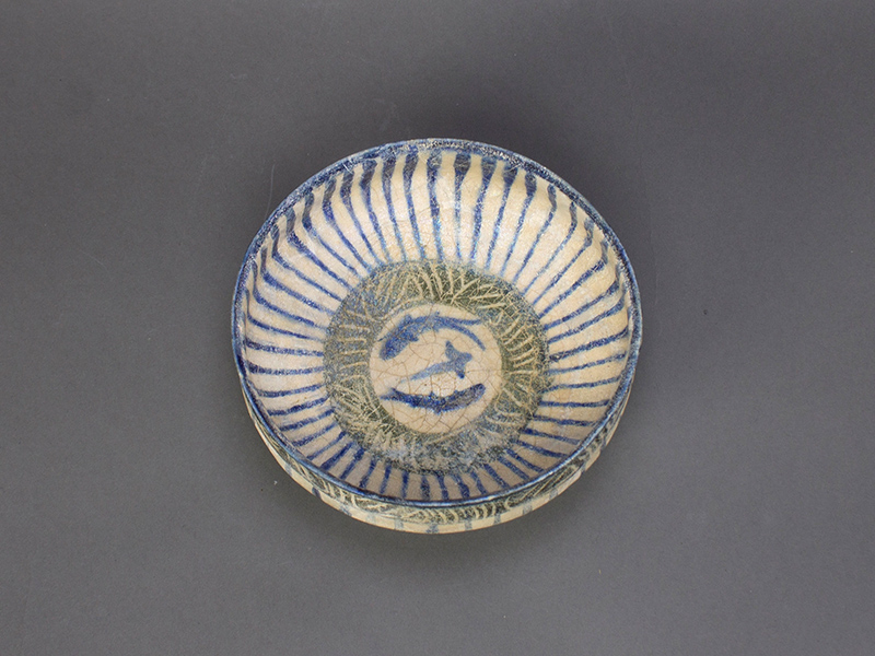 古美術 吉戸 - イラン白地青釉双魚碗 | 古美術品専門サイト fufufufu.com