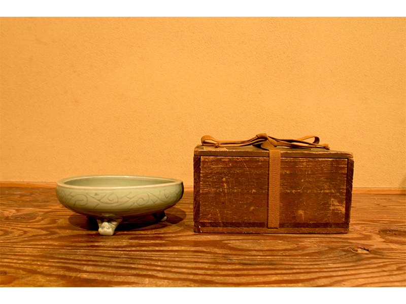 古美術 吉戸 - 明時代 龍泉青磁水盤 | 古美術品専門サイト fufufufu.com