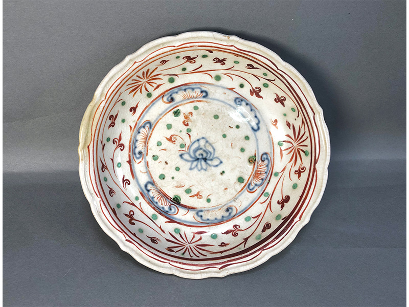 古美術 吉戸 - 紅安南輪花皿 | 古美術品専門サイト fufufufu.com