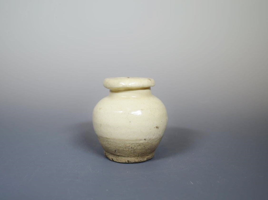大熊美術 - 磁州窯白釉小壺 | 古美術品専門サイト fufufufu.com