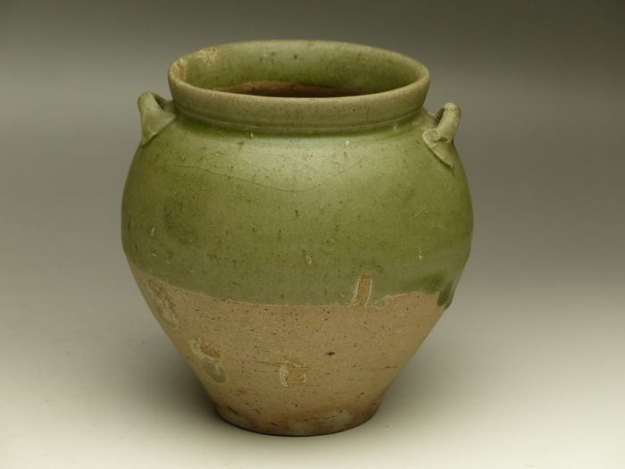 古美術 猫 - 越州窯青磁耳付壺 | 古美術品専門サイト fufufufu.com
