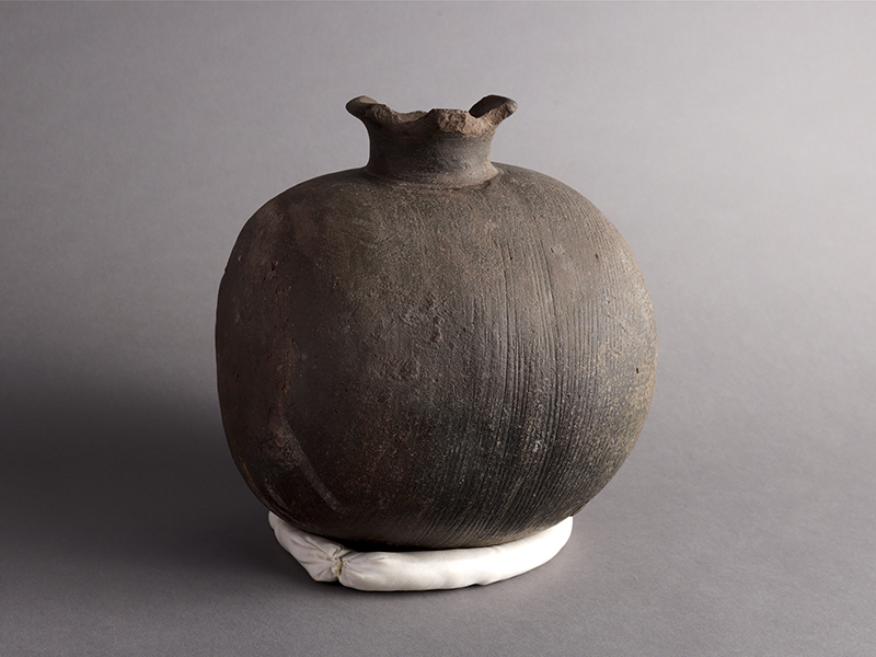 古美術 吉戸 - 須恵器俵型壷 | 古美術品専門サイト fufufufu.com