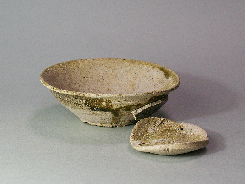 安永頼山 / 白唐津四方茶碗（一点物） – HULS GALLERY TOKYO