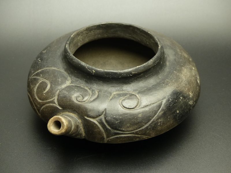 古美術 猫 - 縄文注口土器壺 | 古美術品専門サイト fufufufu.com