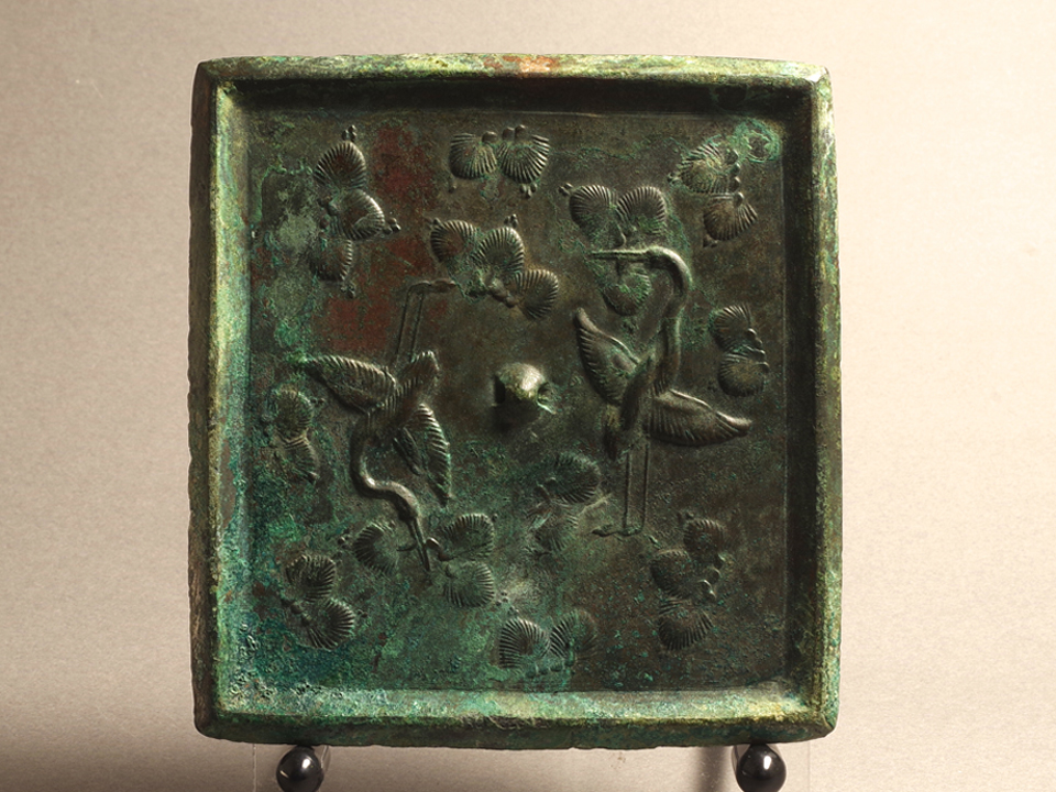 骨董品、縁起物鶴美術工芸品古銅色分け青銅鎌倉山の旧家から出ました