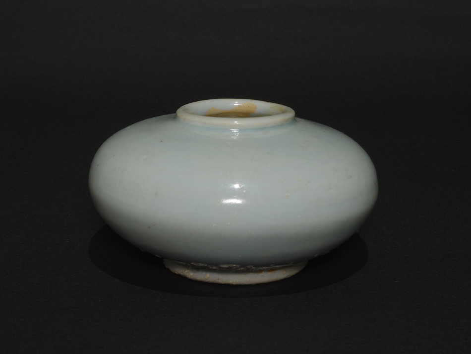 李朝 白磁 水盂 李朝 白磁水盂（1392–1897 CE） | 入蘆花（ロカニイル）