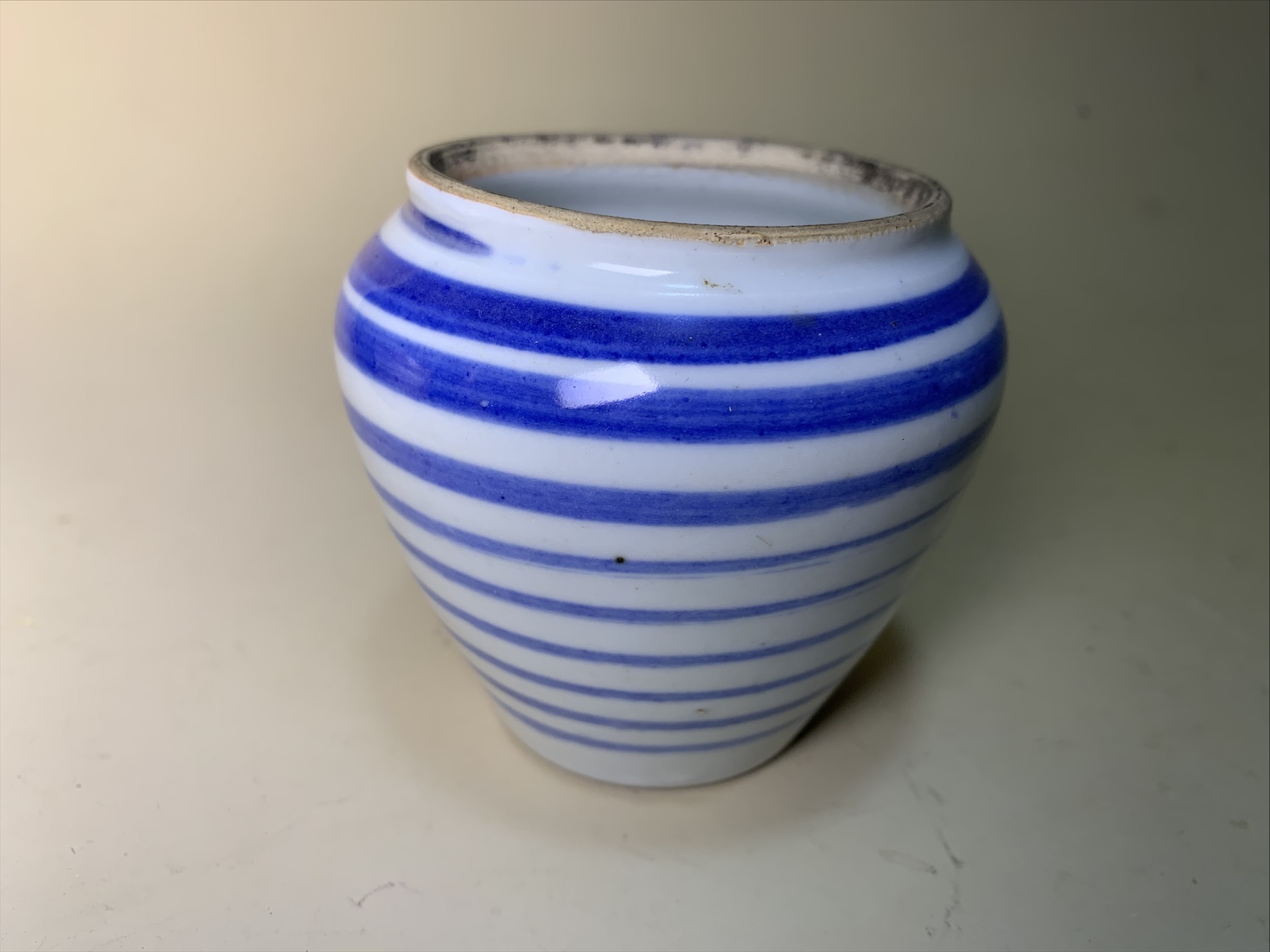 初期伊万里染め付け欄図小壺 工芸品