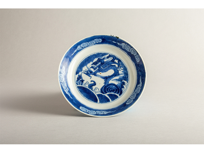 古美術 吉戸 - 清朝康熙青花龍文皿 | 古美術品専門サイト fufufufu.com