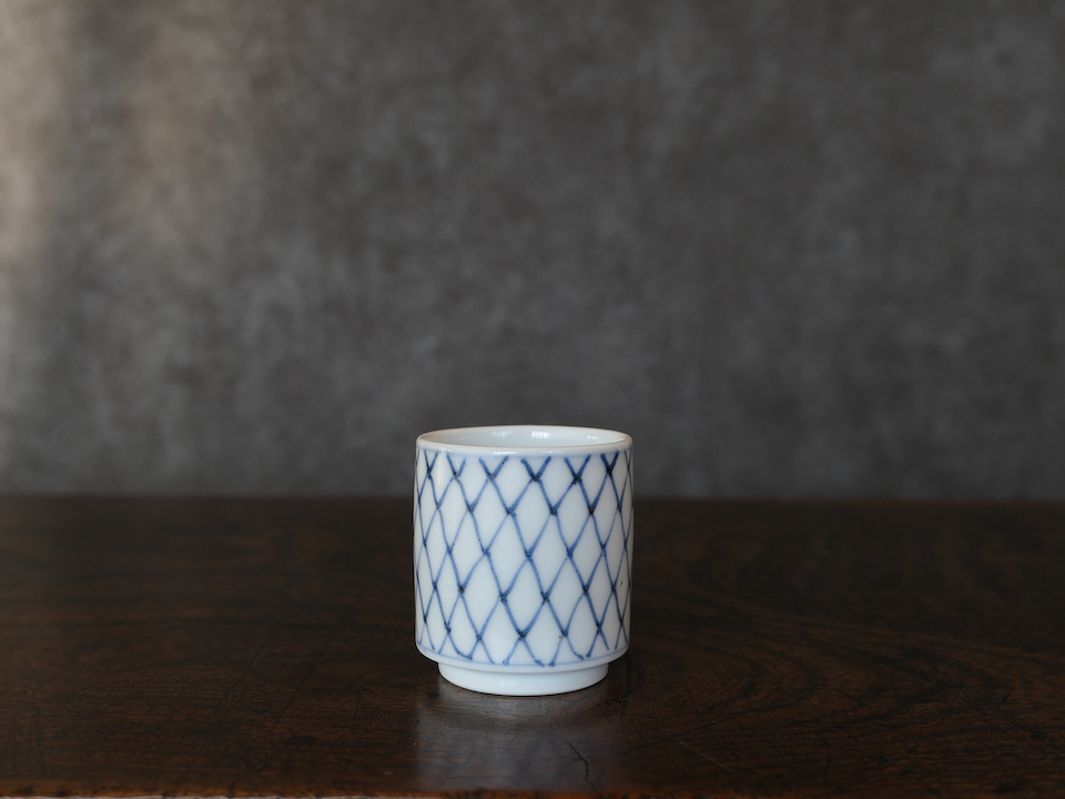 古伊万里　網目覗き猪口 古美術 三樹 - 古伊万里 網目文覗き猪口 | 古美術品専門サイト