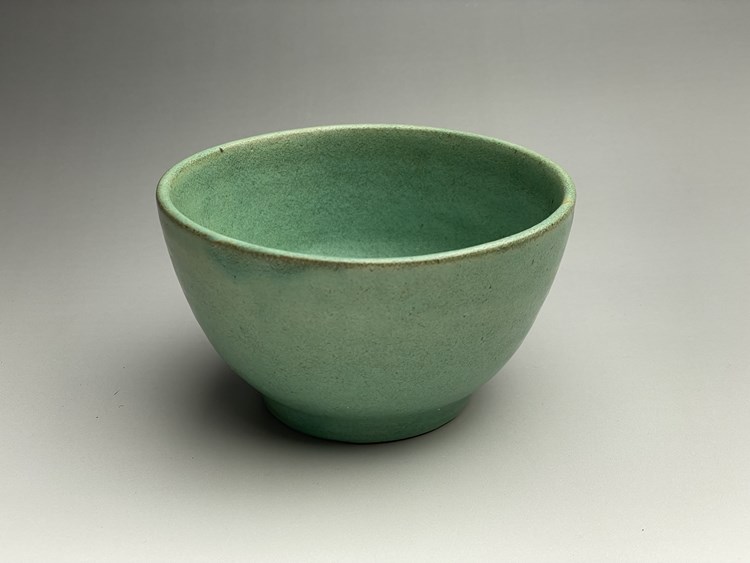 ミャンマー緑釉茶碗　時代物アンティークNo.200 古美術 猫 - メソート緑釉茶碗 | 古美術品専門サイト fufufufu.com
