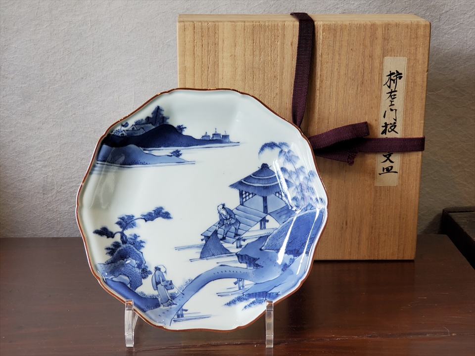 3246　古美術＜値下げ交渉大歓迎＞藍柿中皿　ヒビ有 古美術長陽堂 - 藍柿右衛門 人物投網図 中皿 | 古美術品専門サイト