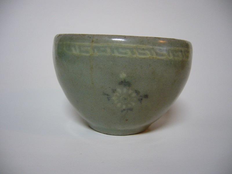 古美術 藤島 - 高麗青磁白黒象嵌盃 | 古美術品専門サイト fufufufu.com