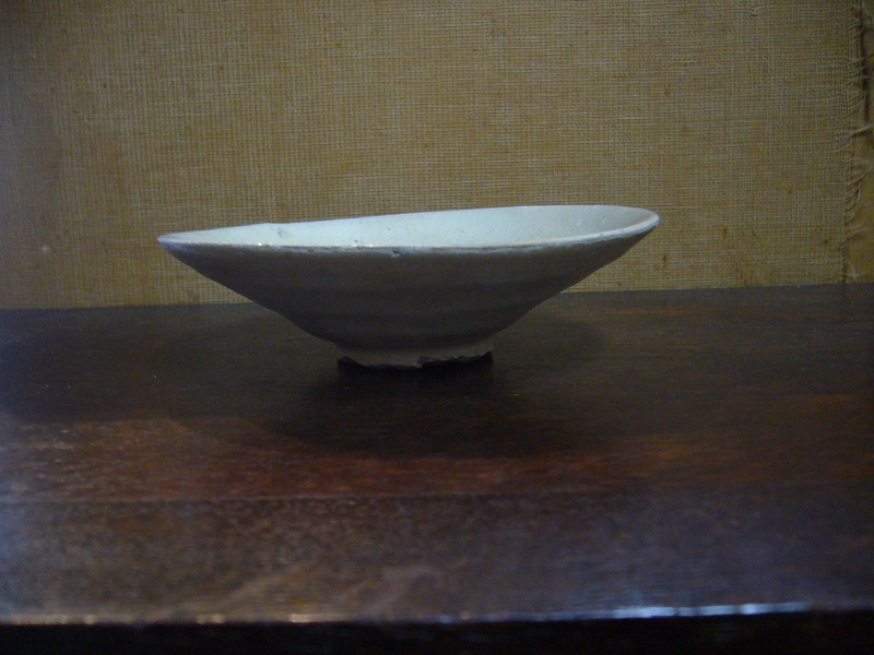 古美術 藤島 - 李朝粉引き平茶碗 | 古美術品専門サイト fufufufu.com