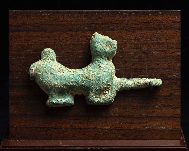 【 銅地金着馬形帯鉤 】　戦国～漢　中華古玩 銅地金着馬形帯鉤 】 戦国～漢 中華古玩