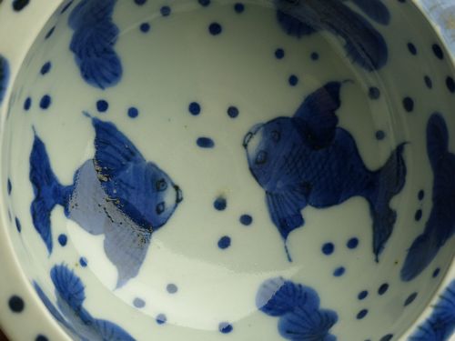 古美術 猫 - 伊万里染付金魚文盃洗 | 古美術品専門サイト fufufufu.com