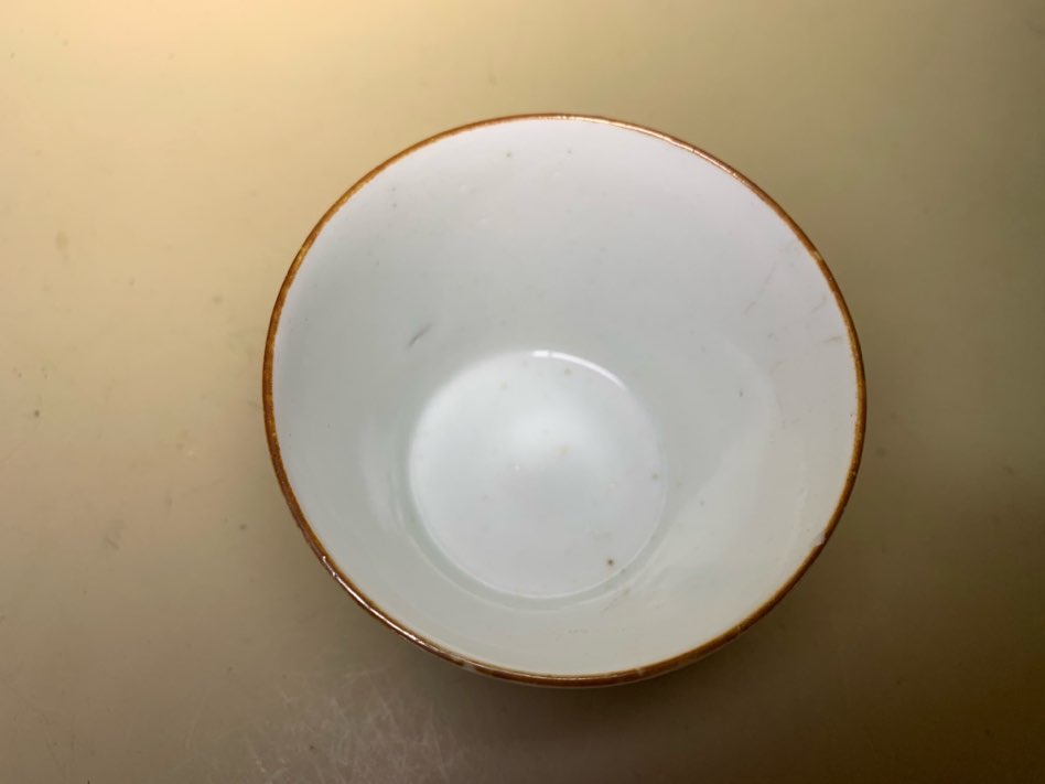骨董　アンティーク　白磁蕎麦猪口　折縁　縁錆　柿右衛門白磁　柿右衛門　カップ 古美術 三樹 - 柿右衛門白磁 大振蕎麦猪口 | 古美術品専門サイト