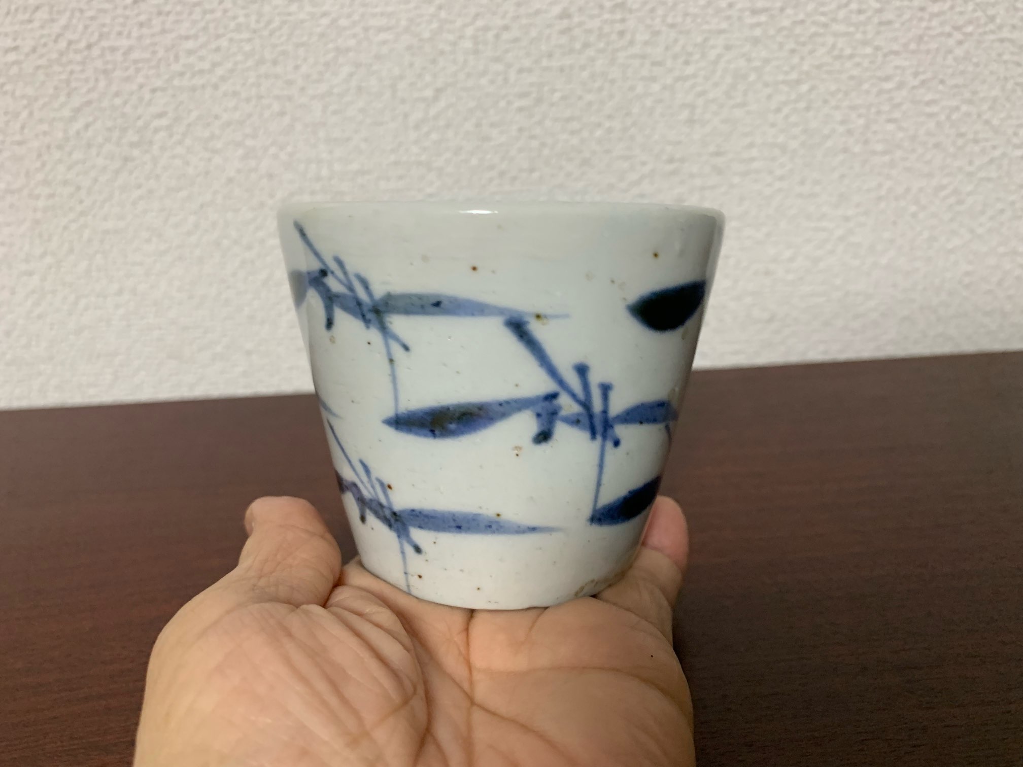 「切込」銘 　 染付 草花紋 猪口 無傷完品 ギャラリー辰巳 - 切込焼 草花紋 蕎麦猪口 | 古美術品専門サイト