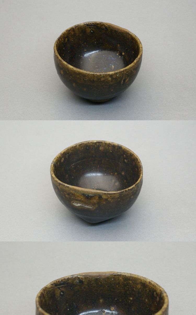 東中野 - 黒唐津 盃 | 古美術品専門サイト fufufufu.com